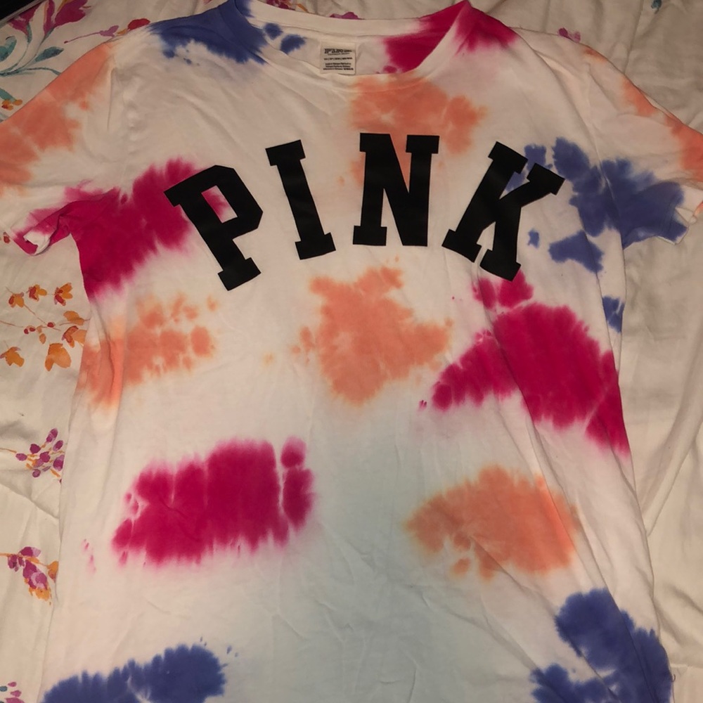 Victoria’s Secret Pink Tee !